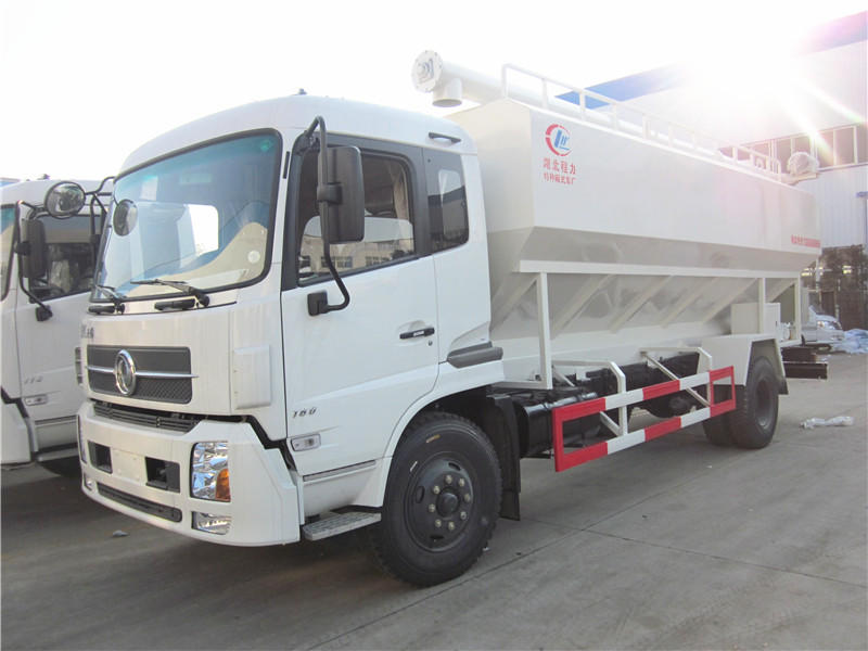 散裝<a href=http://m.kwoe.cn/siliaoche/ target=_blank class=infotextkey>飼料車</a>圖片展示