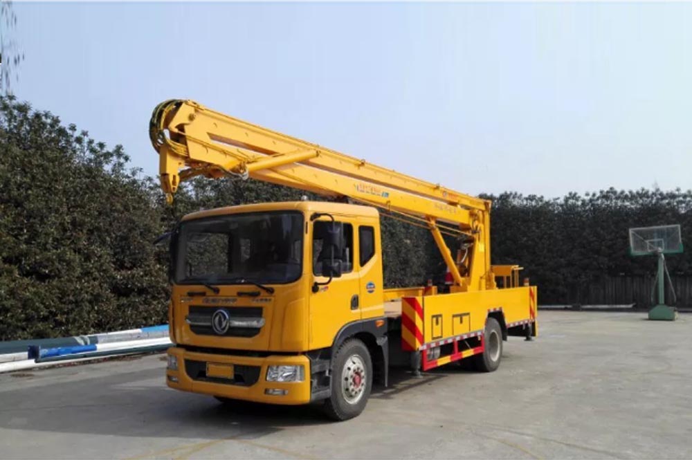 20-22米東風(fēng)天D9國(guó)六高空作業(yè)車(chē)圖片2