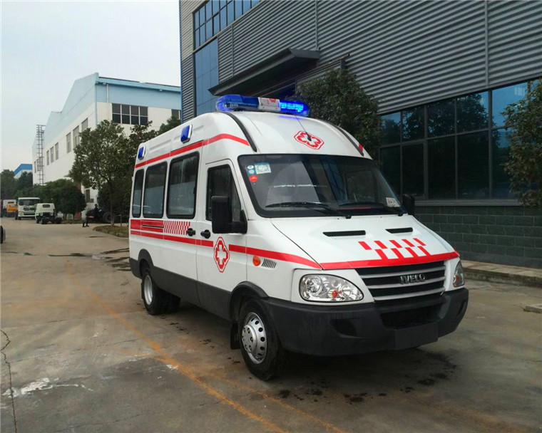 依維柯轉運型救護車