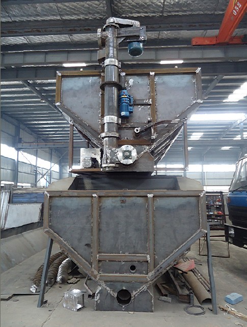 正在生產中的散裝<a href=http://m.kwoe.cn/siliaoche/ target=_blank class=infotextkey>飼料車</a>罐體