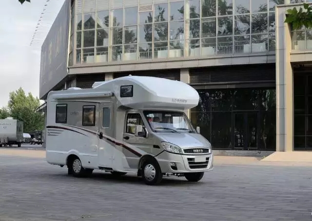 適合國內使用的自行式C型房車 適合國內使用的自行式C型房車